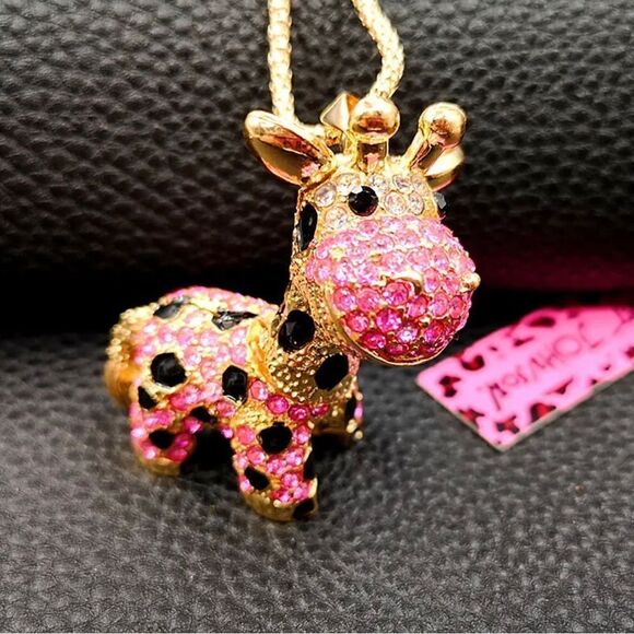 Exquisite 3D Pink Giraffe Crystal Sweater Necklace NWOT - Picture 1 of 4